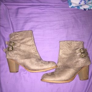 ankle boots